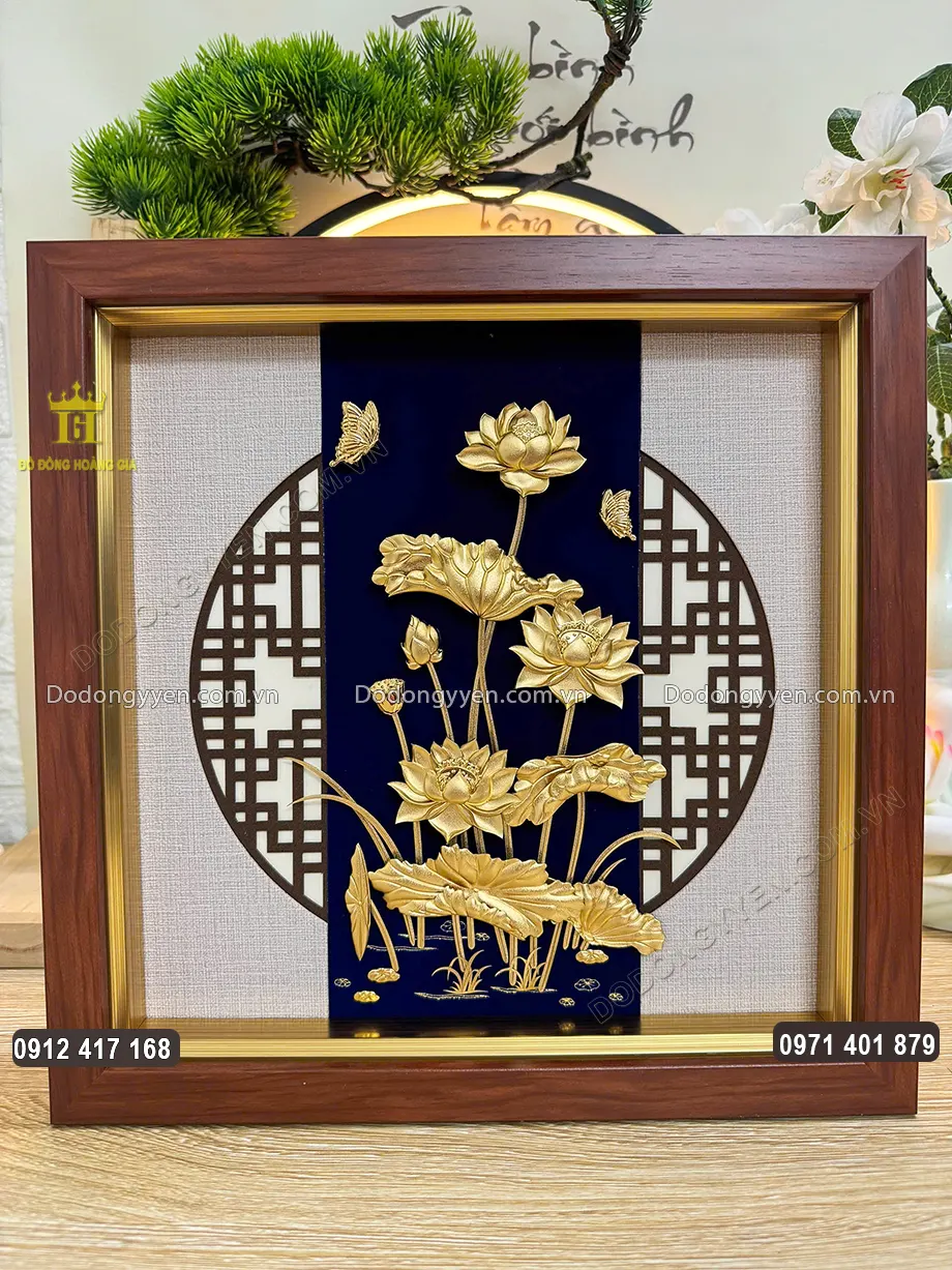 Tranh c&oacute; k&iacute;ch thước vừa phải th&iacute;ch hợp đặt trưng b&agrave;y tại kh&ocirc;ng gian ph&ograve;ng kh&aacute;ch hay ph&ograve;ng l&agrave;m việc